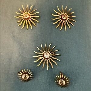 Sarah Coventry Starburst Brooch and Earrings - Gold Tone
